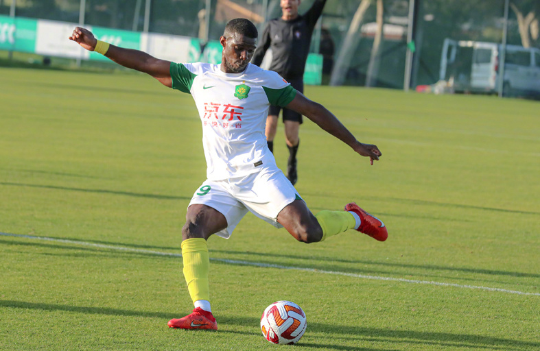 关于迈阿密热火训练开放日；加时末段官宣签约引欢呼；葡超在即；临场指挥获称赞的信息