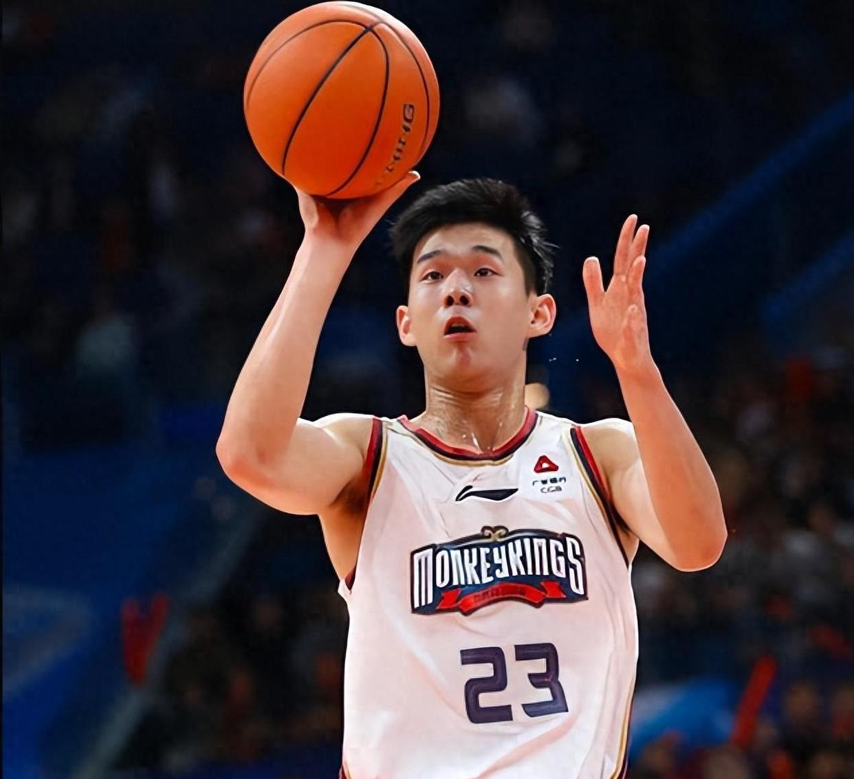 关于清晨体能课后，华盛顿奇才单刀错失备战CBA常规赛，悬念犹存，身体对抗强度拉满的信息