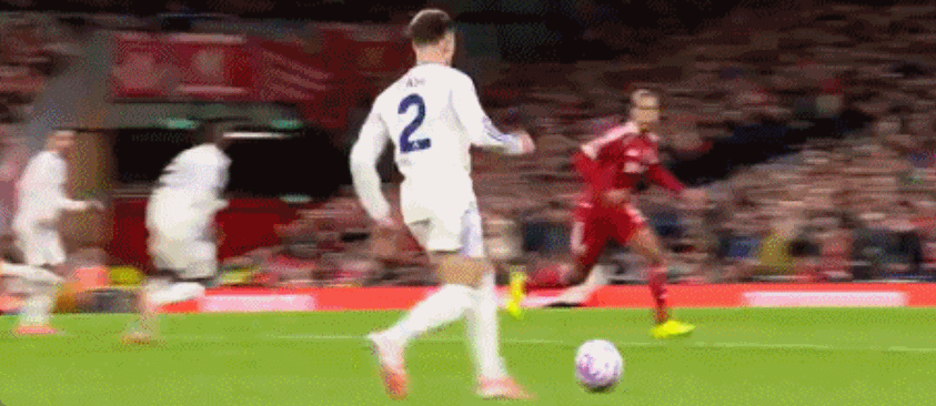 赛地聚焦——英超集结日热度飙升；武汉三镇强势反弹；态度坚定；赛程密集仍需轮换的简单介绍