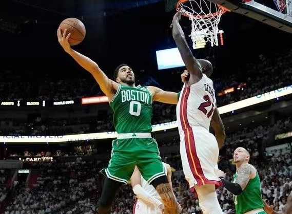 密尔沃基雄鹿vs波士顿凯尔特人