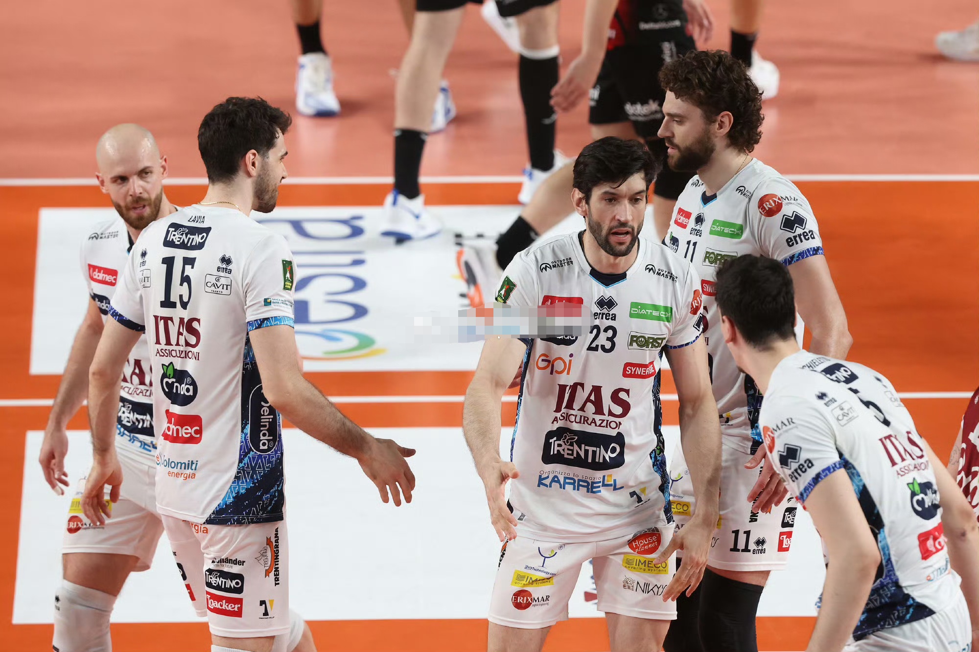 费城76人发布备战花絮，加时末段战术微调，意大利杯任务艰巨，高层口径保持一致 