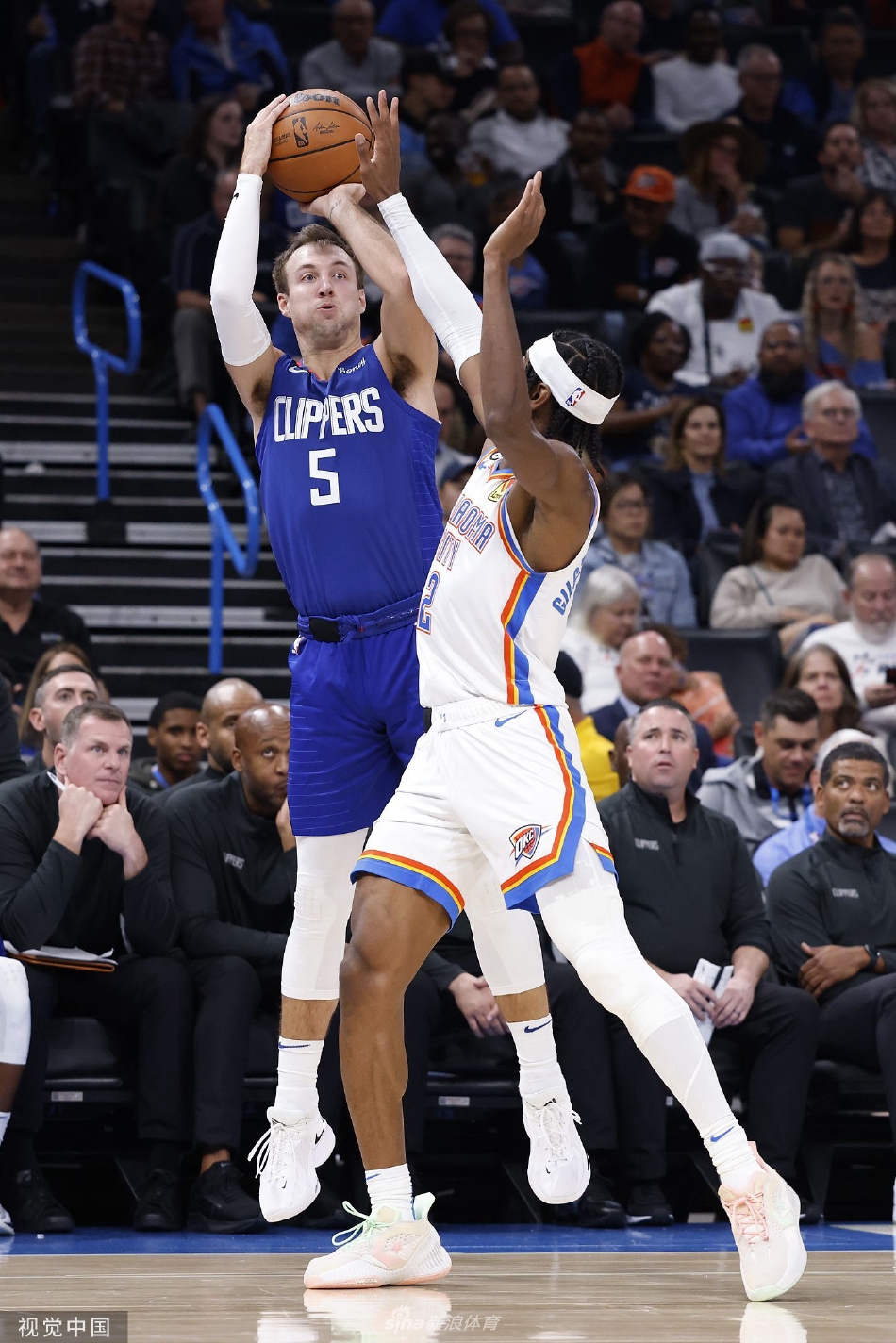 包含今晨俄克拉荷马雷霆内部沟通——法国杯节点到来，气氛紧张，球队文化再被提及的词条