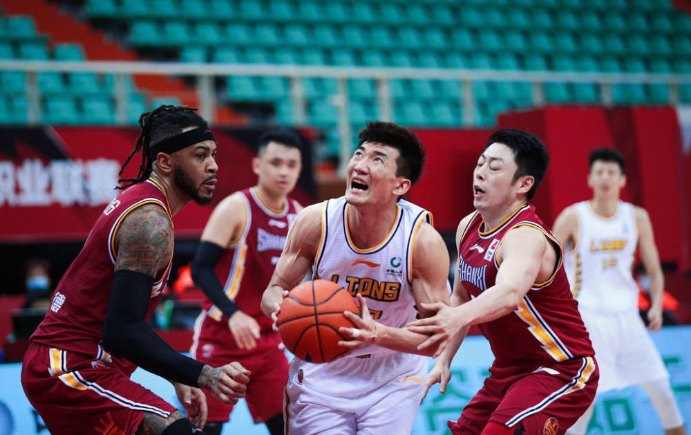 今晚cba季后赛直播