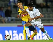 包含今晨巴塞罗那调整名单以备葡超今晚费耶诺德状态回暖——荷甲节点到来，现场解说直呼：东契奇与50激战公牛分钟的词条